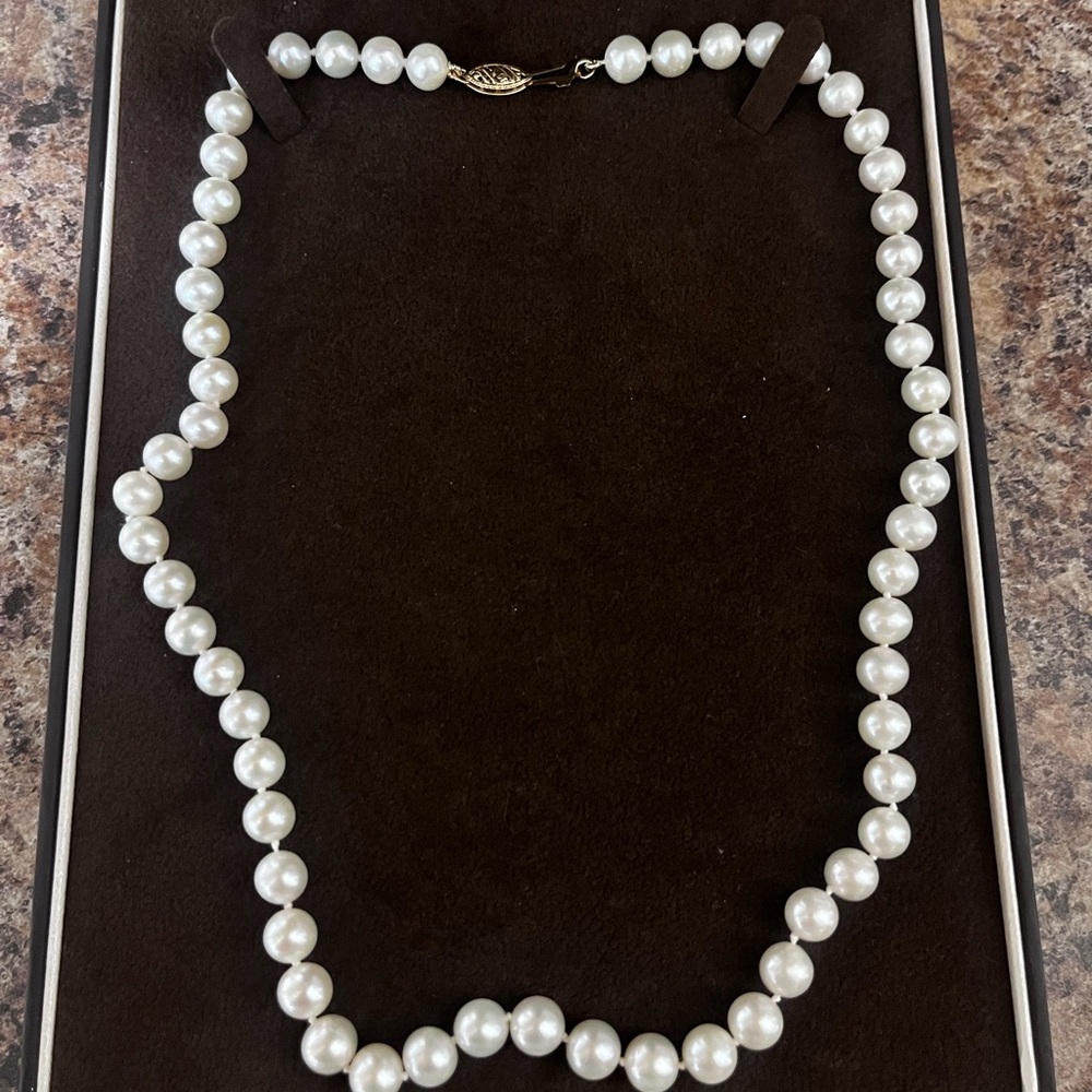 JAREDS cultured pearl necklace 14k yellow gold 18 inches